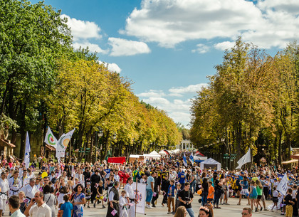 В парке Горького проходит ежегодная спортивная ярмарка (ФОТО)
