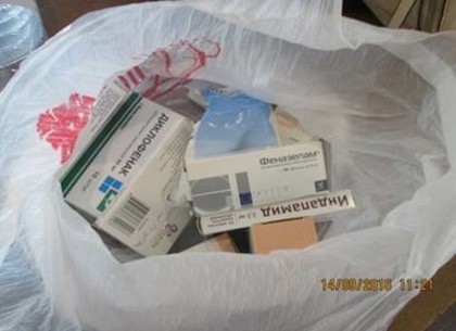 На Харьковщине украинка пыталась пересечь границу с опасными таблетками в багаже