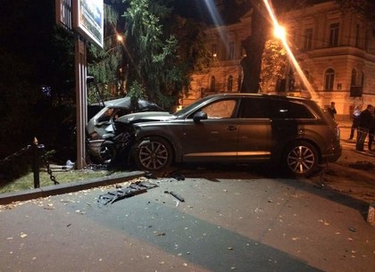 В центре Харькова произошло пьяное ДТП с пострадавшими (ФОТО)