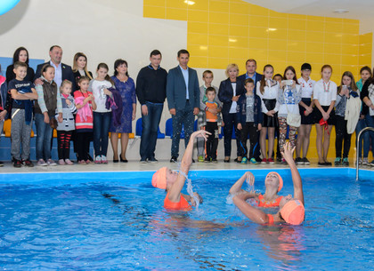 В Змиевском районе открыли отремонтированный бассейн