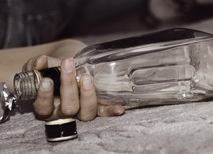 Число жертв алкогольного отравления на Харьковщине увеличилось до 12