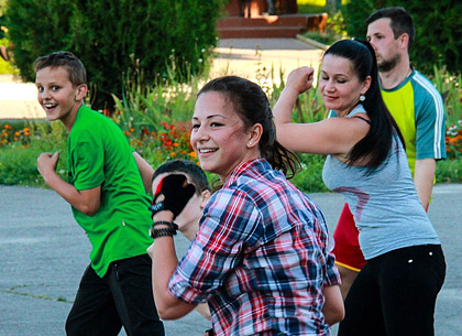 Победители «Школы лидерства» проводят бесплатные спортивные тренировки на Харьковщине (ФОТО)