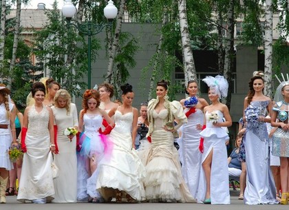 В Парке Горького прошел Парад невест