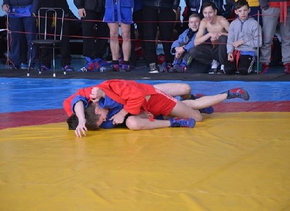 Юные харьковские самбисты завоевали семь медалей