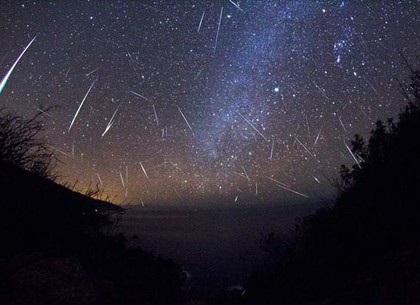 В ночь на субботу земляне увидят пик метеорного потока Ориониды