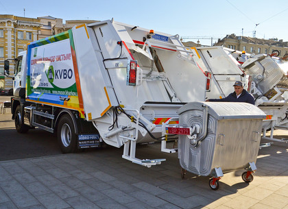 Геннадий Кернес: Новая техника вывозит мусор в Харькове по европейским стандартам