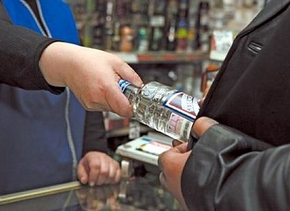 Харьковская прокуратура сообщила о подозрении двум продавцам суррогатного алкоголя