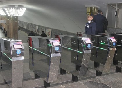 Харьковчане хотят расплачиваться за проезд в метро банковскими картами