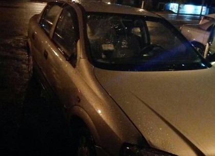 В Харькове машина сбила двоих пешеходов. Водитель скрылся