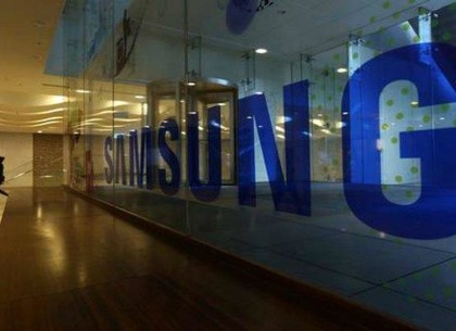 Samsung запатентовал сворачивающийся в рулон телевизор (ФОТО)