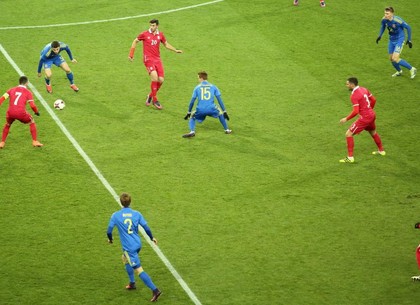 В первом за три года международном футбольном матче в Харькове сборная Украины победила Сербию 2:0