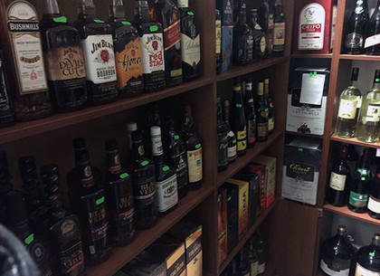 В Дергачах торговали нелицензионным алкоголем (ФОТО)