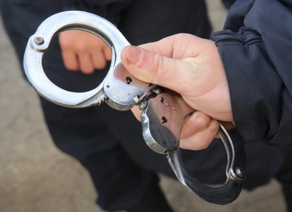 На Харьковщине полицейский-взяточник попался «на горячем» (ФОТО)
