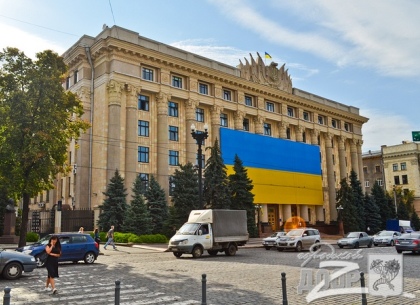 В День Достоинства и Свободы государственные флаги установят на зданиях Харькова