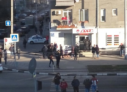 В кафе в центре Харькова устроили стрельбу (Обновлено, ФОТО)