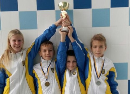 Юные харьковчане выиграли чемпионат Украины по прыжкам в воду