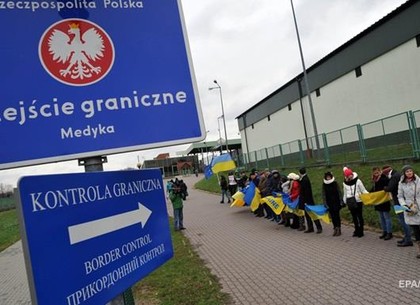 Количество украинских мигрантов в Польше выросло вдвое
