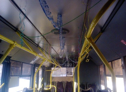 Праздничный новогодний троллейбус снова вышел на маршрут (ФОТО)