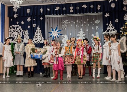 Детям из школы-интерната №14 вручили подарки ко Дню Святого Николая (ФОТО)