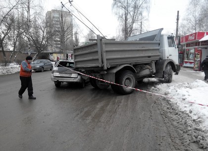 Тройное ДТП с троллейбусом на Павловом Поле (ФОТО)