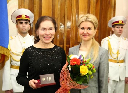 Юлия Светличная вручила государственные награды лучшим работникам образования, науки, медицины и культуры