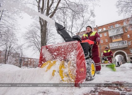 Новая снегоочистительная техника вышла на улицы Харькова (ФОТО)