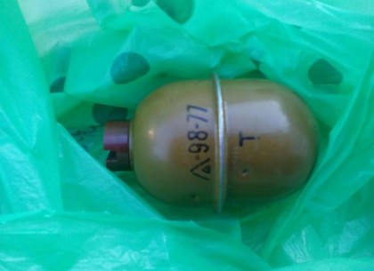 В мусорном баке на Салтовке обнаружили «безопасную» гранату (Обновлено, ФОТО)