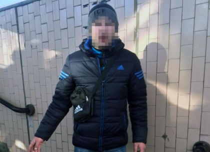 Житель области воровал телефоны в переходе метро «Героев Труда» (ФОТО)