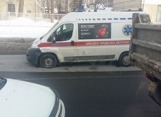 В центре Харькова скорая попала в ДТП