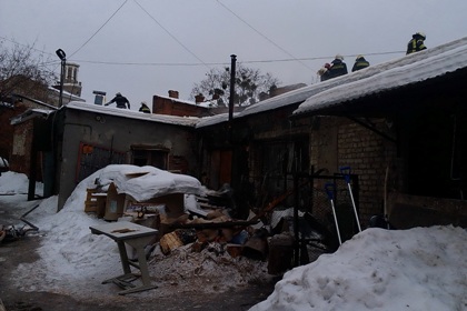 Спасатели ликвидировали пожар на складах (ФОТО)