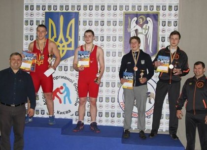 Борцы Харьковщины завоевали 8 медалей всеукраинского турнира