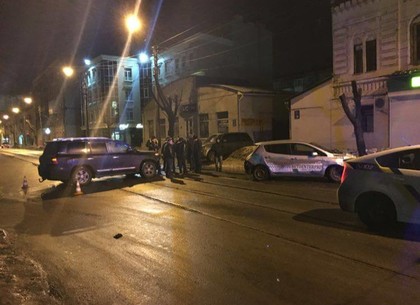 Ночное ДТП в Харькове: Столкнулись внедорожник и такси