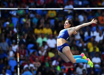Харьковчанка стала лучшей в прыжках с шестом на соревнованиях в Испании