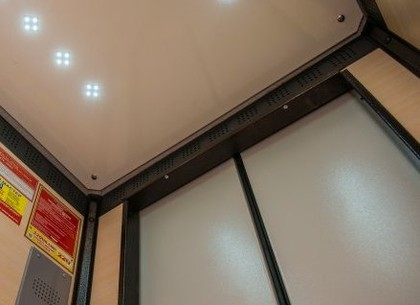 В кооперативных домах Харькова устанавливают лифты