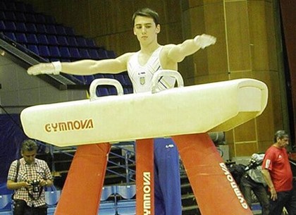 Харьковский гимнаст завоевал три медали чемпионата Украины