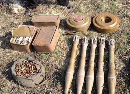 На Харьковщине обнаружили тайник с боеприпасами (ФОТО)