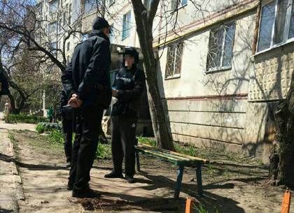 В полдень на Салтовке задержали четверолапого драгдилера (ФОТО)