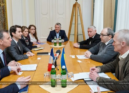 Геннадий Кернес обсудил безопасность Харькова с военными специалистами из Франции