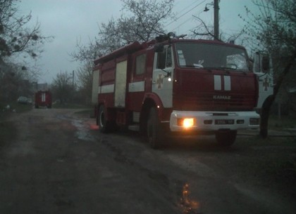 Пожар в доме барачного типа тушили три десятка чрезвычайников (ФОТО)