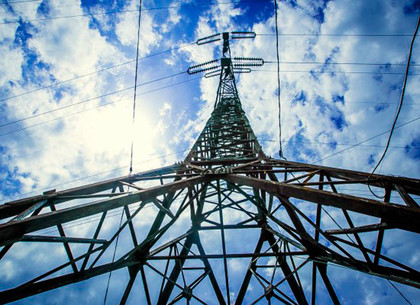 Ремонтники восстановили подачу электричества в обесточенные населенные пункты Харьковщины