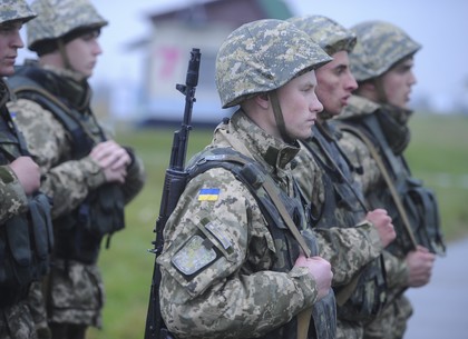 Более 600 жителей Харьковщины подписали армейский контракт