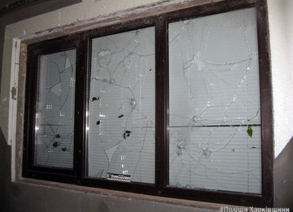 Под Харьковом во двор дома неизвестные бросили две гранаты (ФОТО)