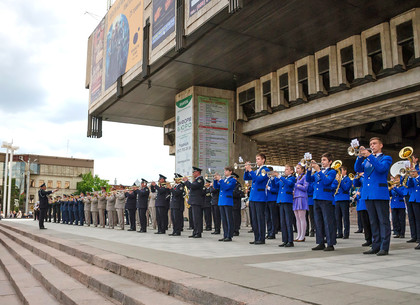 В Харькове состоялся парад оркестров