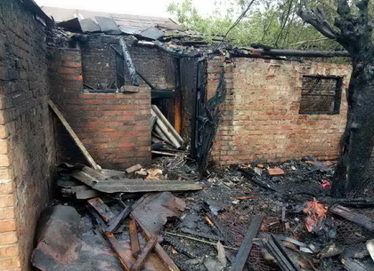 Пожарные тушили хозяйственные сооружения под Харьковом