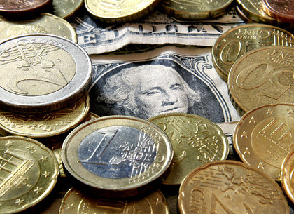 Евро «отвоевывает» рынок у доллара