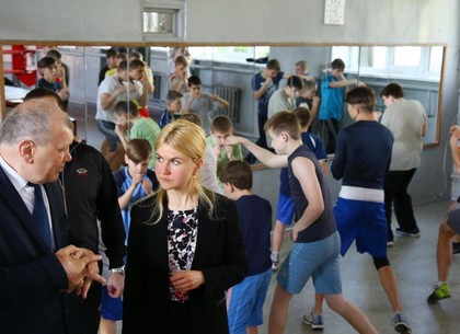 Светличная взяла под контроль реконструкцию спортшколы «ХТЗ»