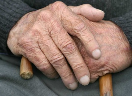 Избили и ограбили: четверо дончан напали на 80-летнего пенсионера