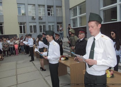 Будущие военные медики приняли присягу в Харькове (ФОТО)