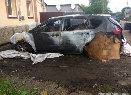 Под Харьковом подожгли автомобиль