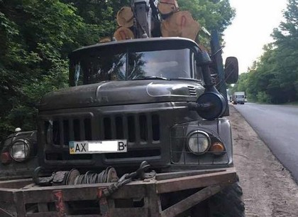 На Харьковщине задержали автомобиль, перевозивший древесину без документов (ФОТО)